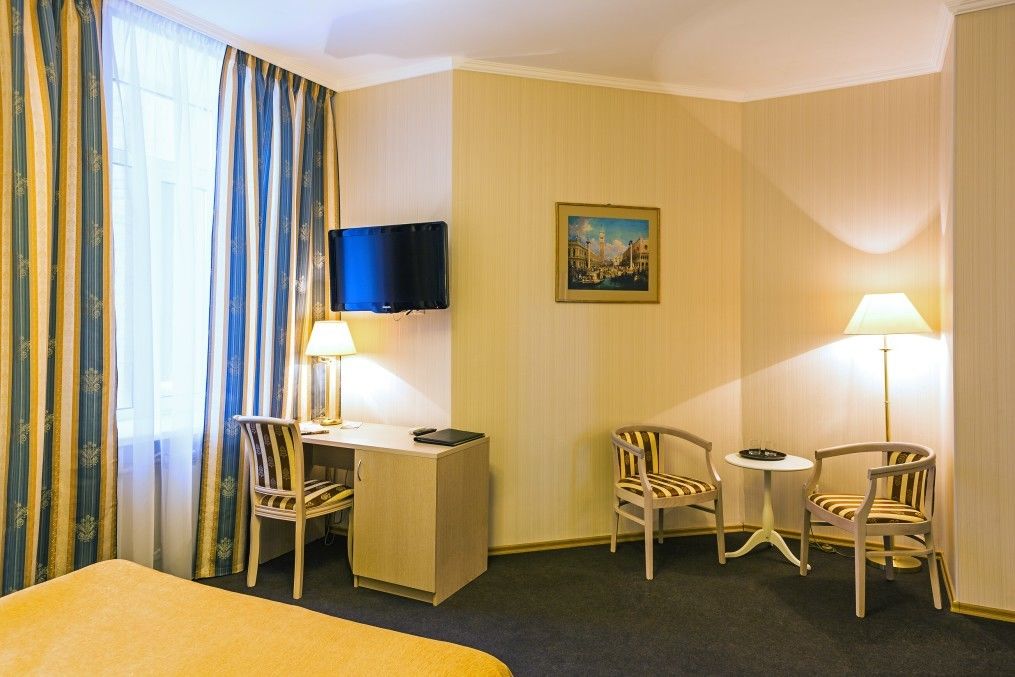 布里斯托尔酒店 聖彼得堡 客房 照片